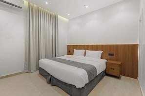 Deluxe Suite, 1 Bedroom | Premium bedding, in-room safe, travel crib, free WiFi - karam suite (Riyadh)
