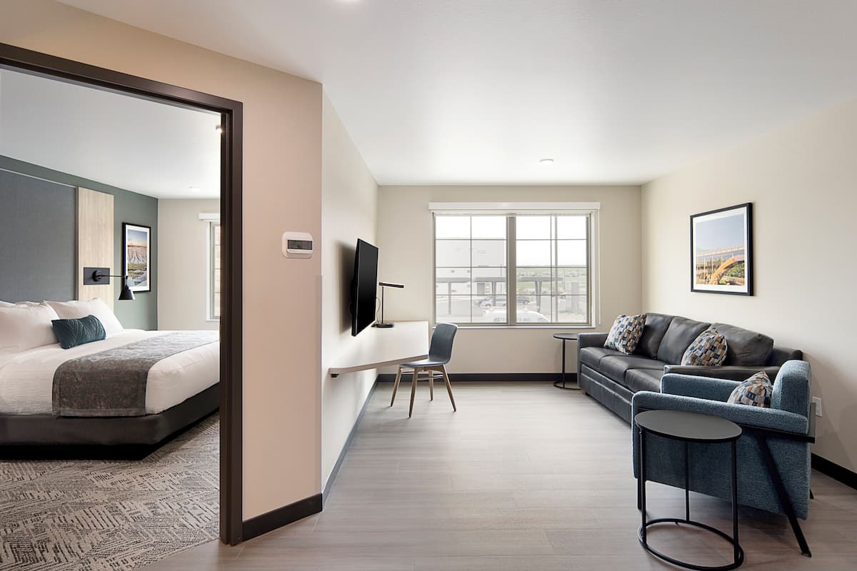 Suite, 1 Tempat Tidur King | Seprai linen