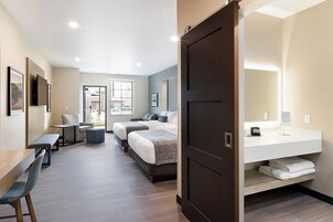 华丽客房, 2 张大床 (Walkout) | 床单