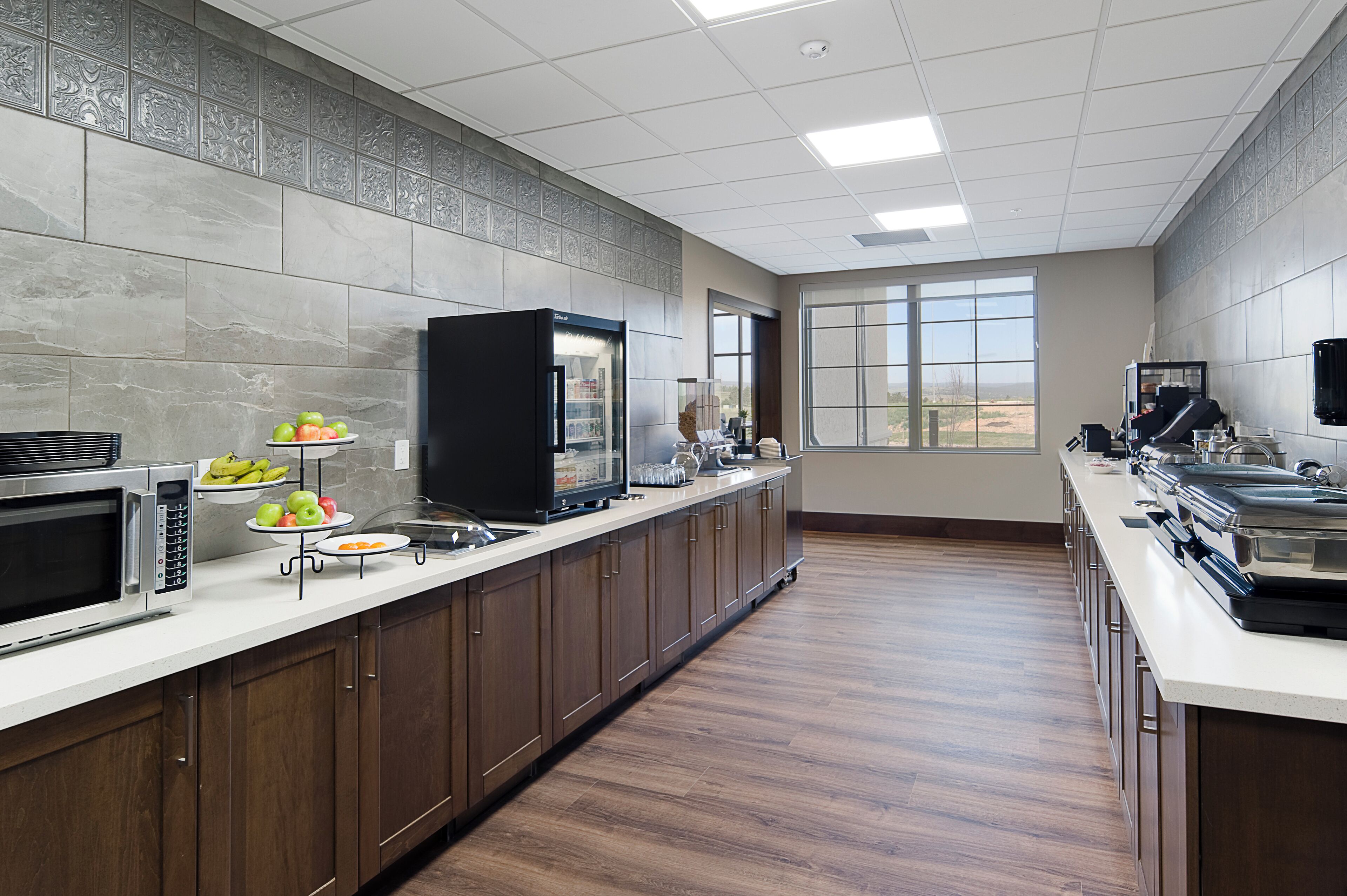 含每日吃到飽早餐