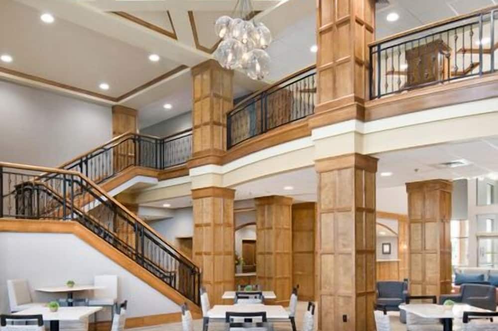 ClubHouse Hotel & Suites - Rapid City