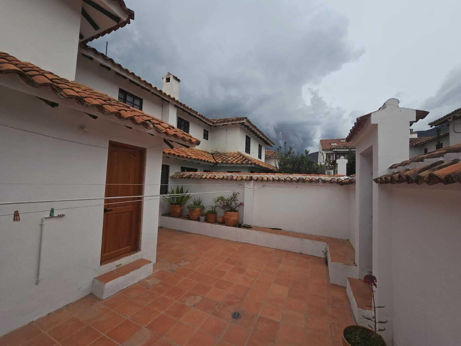 Apartemen Basic, 6 kamar tidur | Teras/patio