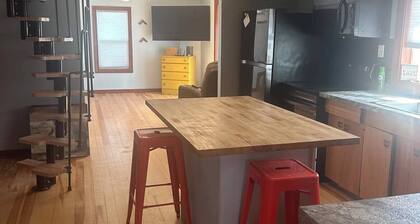 SPRING CREEK GETAWAY! 2 BEDROOM,1 BATH HOUSE BACKED UP TO OPEN SPACE!!!