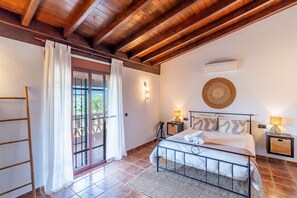 4 habitaciones, tabla de planchar con plancha y wifi gratis 
