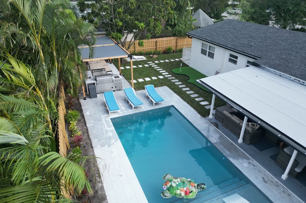 Paradise Awaits - Your Luxurious Getaway in West Palm Beach