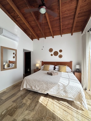 2 soverom, strykejern/-brett, reiseseng for barn og wi-fi (inkludert)