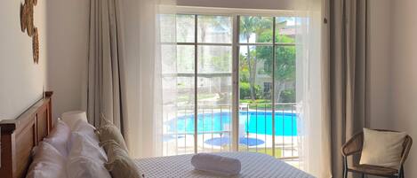 2 bedrooms, iron/ironing board, travel crib, free WiFi