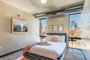 2 عدّة غرف نوم ومكواة/لوح كي وواي فاي مجانًا وملاءات أسرّة