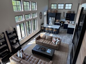 Smart TV - Modern, Spacious Loft in Douglas with Free Parking!

 (Douglas)