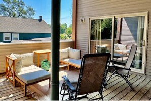 Terrace/patio - Modern, Spacious Loft in Douglas with Free Parking!

 (Douglas)