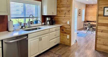 Spacious Farmhouse in Douglas; Walk to Downtown, Waterfront & Saugatuck!