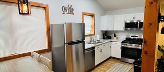 Cozy 3-bedroom Cabin in Historic Lake Idlewild