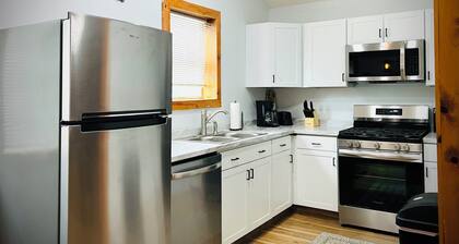 Cozy 3-bedroom Cabin in Historic Lake Idlewild