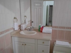 Handdoeken, zeep, shampoo, toiletpapier