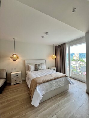 2 bedrooms, desk, iron/ironing board, WiFi