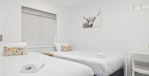 3 habitaciones, tabla de planchar con plancha y wifi gratis
