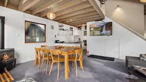 Dining - Merrits View - Woodridge (Woodridge)