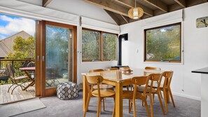 Dining - Merrits View - Woodridge (Woodridge)