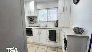 Cookware/dishes/utensils