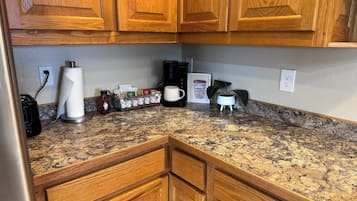 Micro-ondas, fogão, cooktop, lava-louças