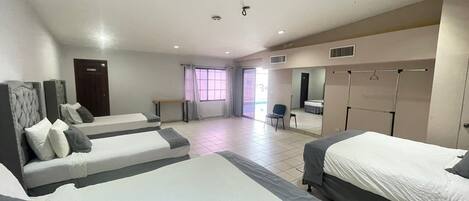 1 habitación, tabla de planchar con plancha, wifi y ropa de cama