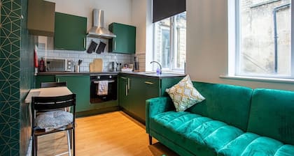 Blissfully Peaceful 1 Bed Flat In Crown Street