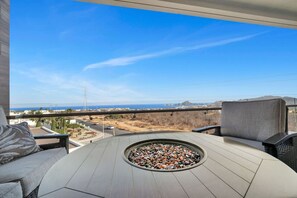 Terrace/patio - Views of Cabo San Lucas Bay, Pool, Gym, Quiet (El Tezal)