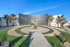 Property grounds - Views of Cabo San Lucas Bay, Pool, Gym, Quiet (El Tezal)