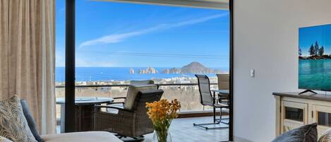 Smart TV, videojuegos, tenis de mesa y libros