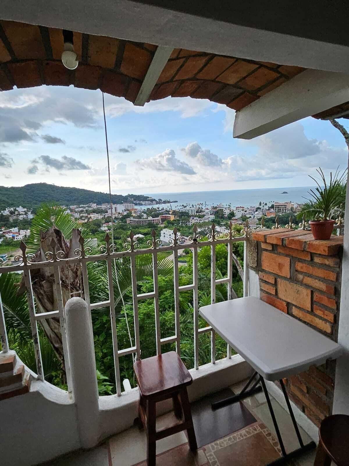 Deluxe kamer, balkon, uitzicht op zee | Uitzicht op strand/zee