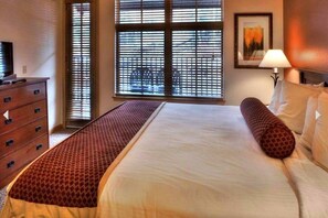 2 室のベッドルーム、アイロン / アイロン台、WiFi (無料)、ベッドシーツ