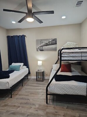 House | 3 bedrooms - Modern Living 3BR 2BA Close to Amazing Downtown (San Antonio)