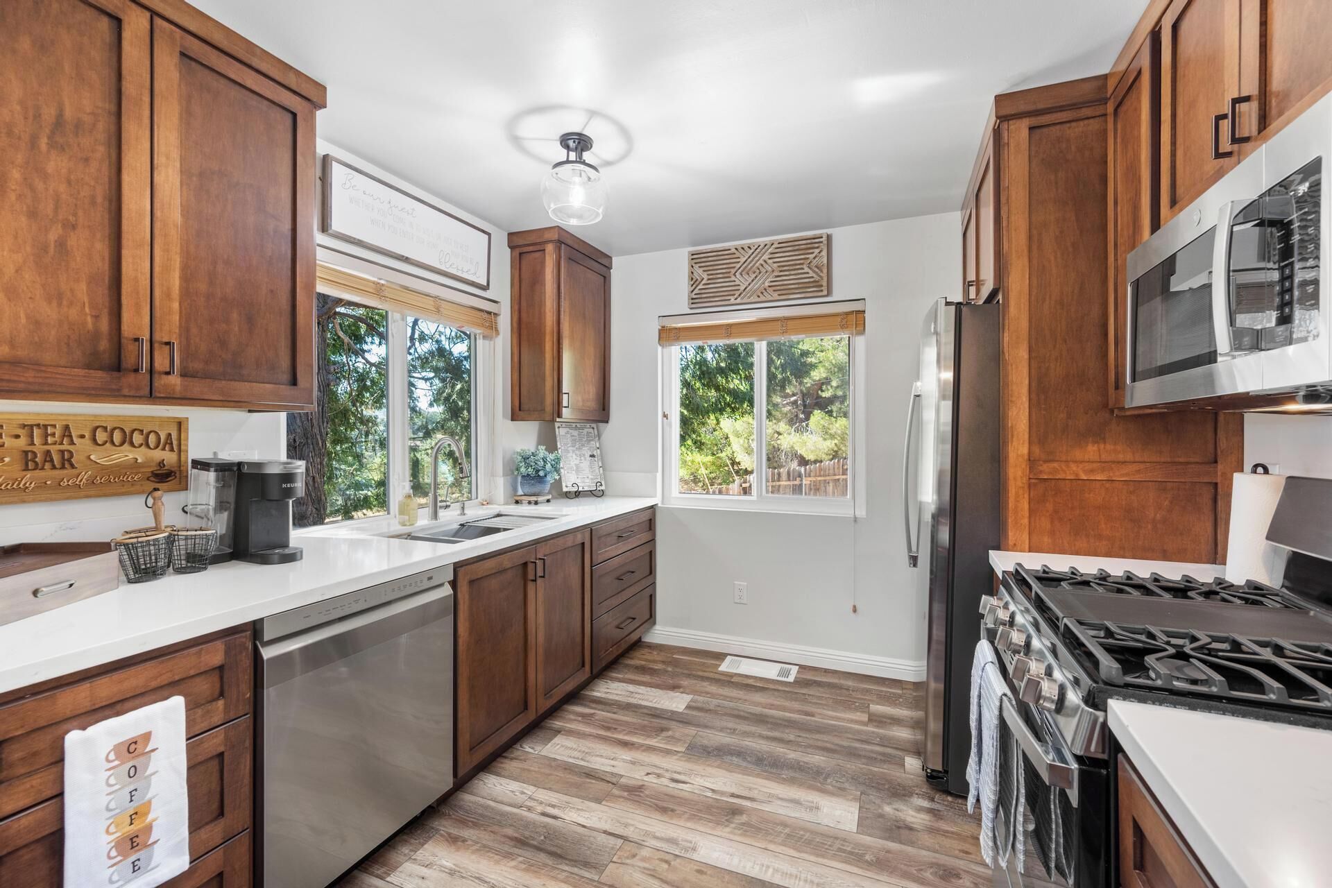 Refrigerador, microondas, horno, placa de cocina