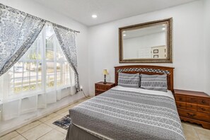 7 bedrooms, iron/ironing board, free WiFi, bed sheets