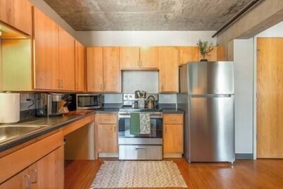 Downtown 2bd #6 +Gym near Park, Lake, Museums