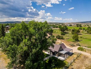 Exterior - Courtyard Hot Tub in the Heart of Downtown (Panguitch)