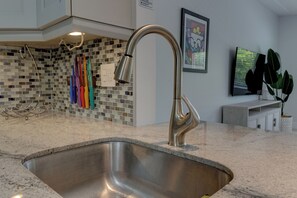 Interior - 3-bedroom house in welcoming Tavernier with AC, WiFi. Enjoy your stay (Tavernier)