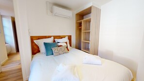 Unclassified image, 3 of 19, button