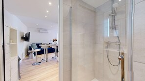 Unclassified image, 4 of 19, button - Ancien Relais 3 Clim/A-C (Colmar)