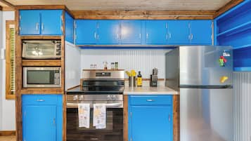 Micro-ondes, four, plaque de cuisson, lave-vaisselle