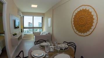 Basic Apartment | Dining