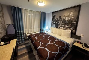 Room, 1 King Bed, Mobility Accessible, Non Smoking (Roll-in Shower) - Super 8 by Wyndham Brooklyn Fulton Street/Broadway Junction (Brooklyn)