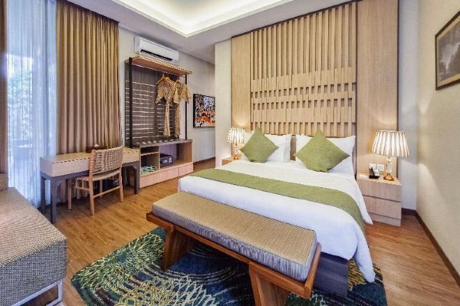 In-room safe, soundproofing