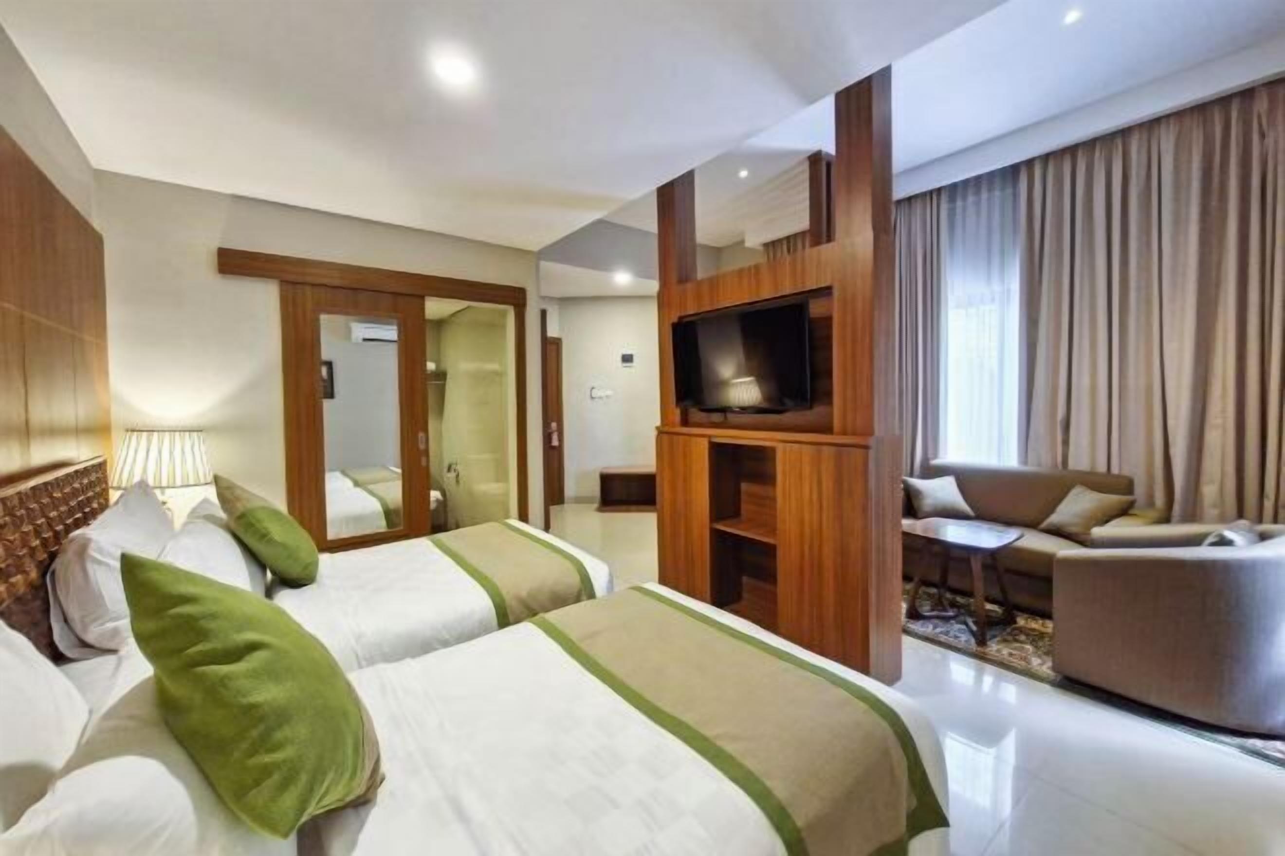 In-room safe, soundproofing