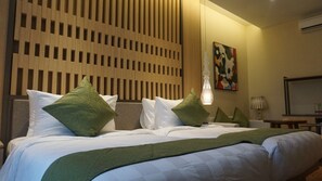 Suite, 2 Twin Beds, Non Smoking | In-room safe, soundproofing - Wyndham Garden Yogyakarta (Sleman)