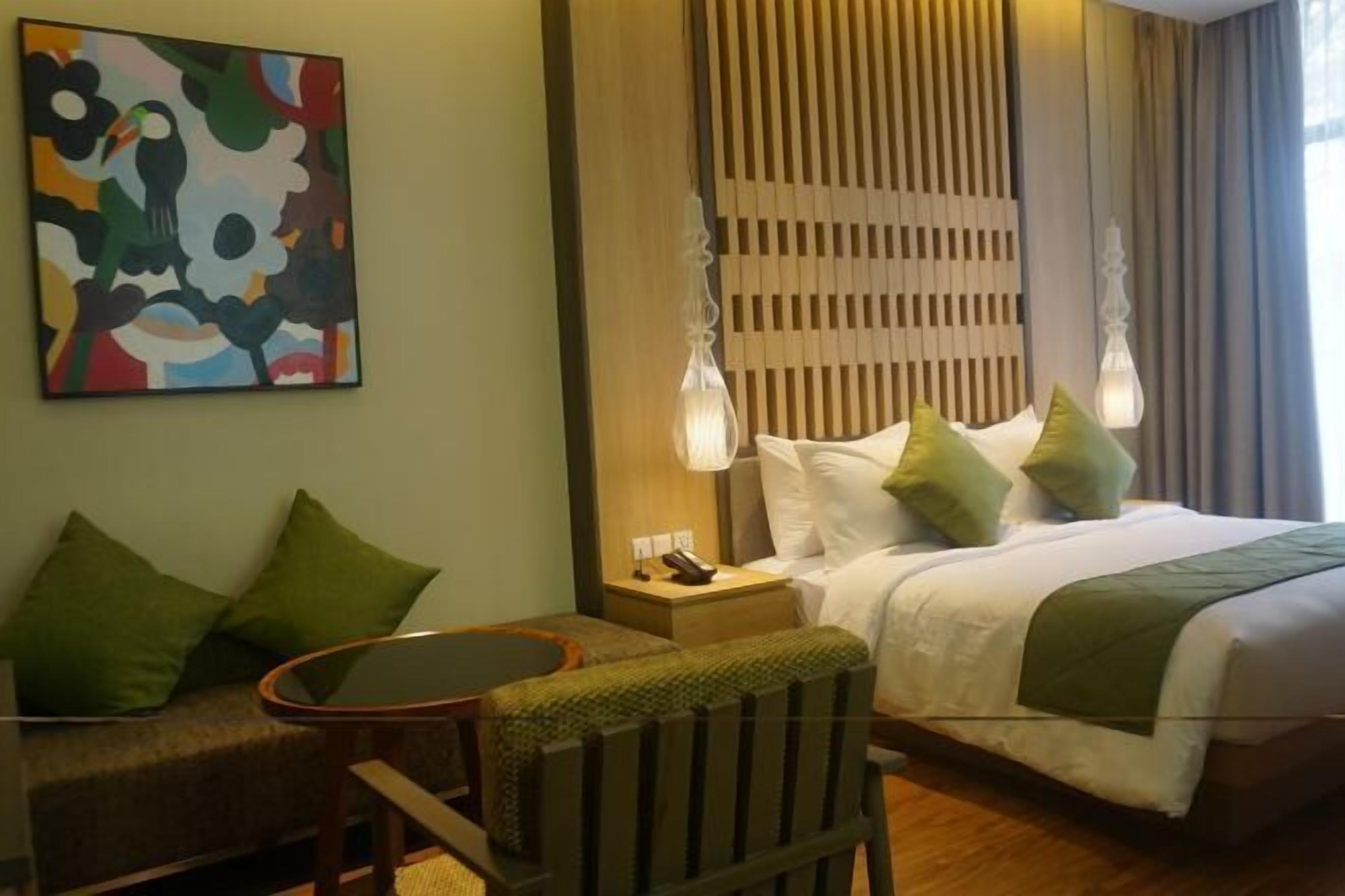 In-room safe, soundproofing