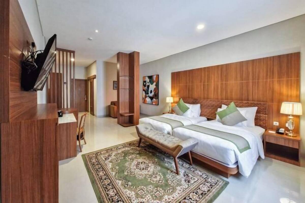 In-room safe, soundproofing