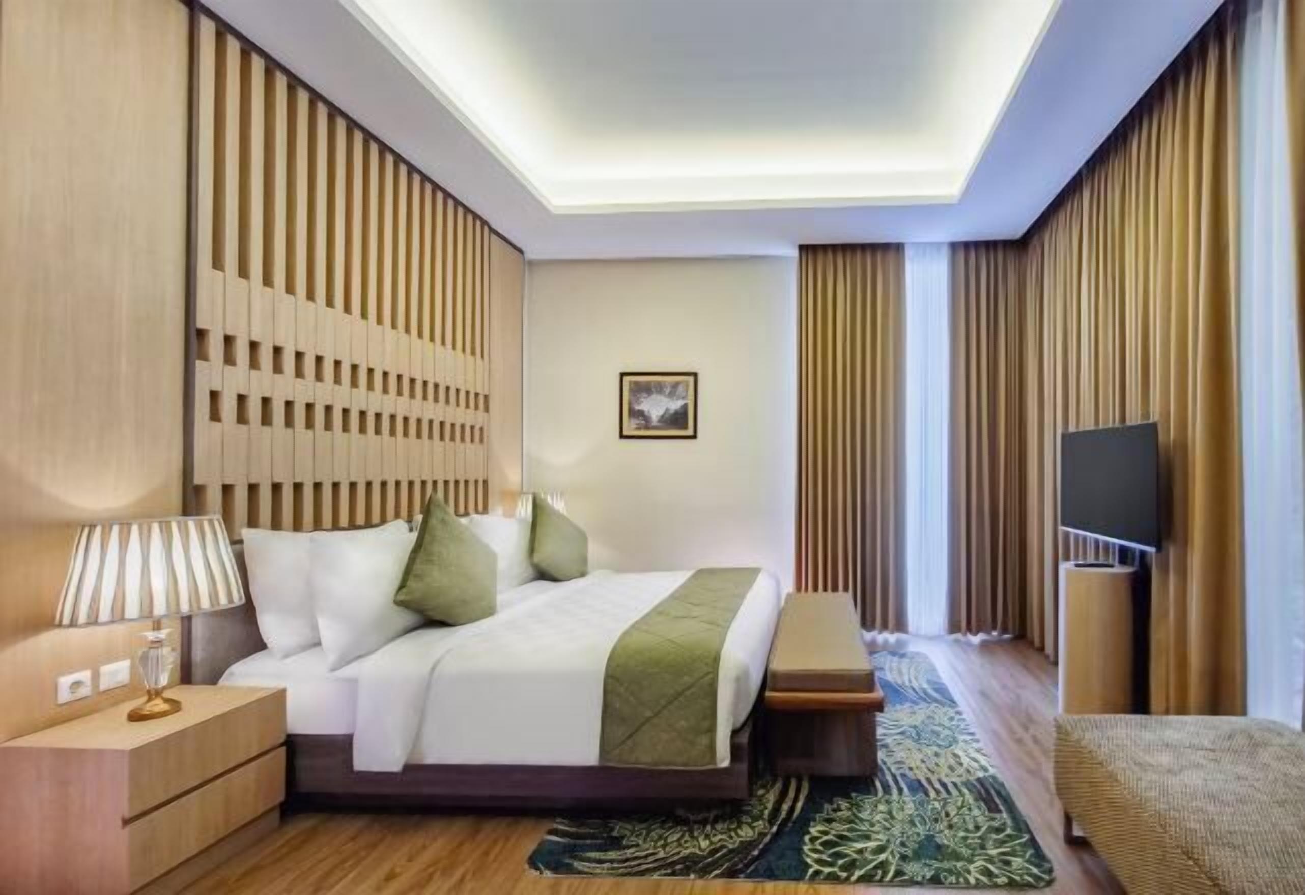 In-room safe, soundproofing