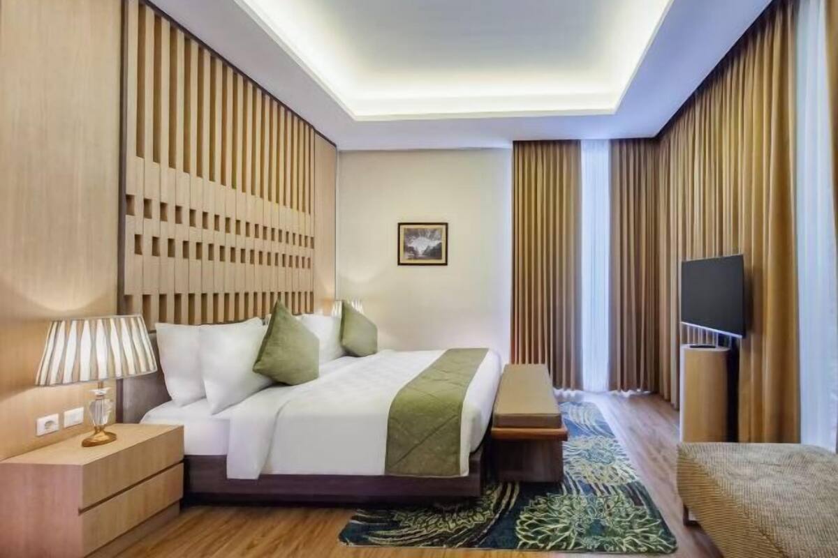 In-room safe, soundproofing