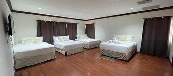 Charming hotel in beautiful San Pedro Sula with AC, WiFi